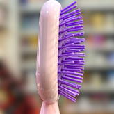 مراقبت ویژه و نرم برای مو های سالم و دخشان نمای نزدیک از دندانه ها