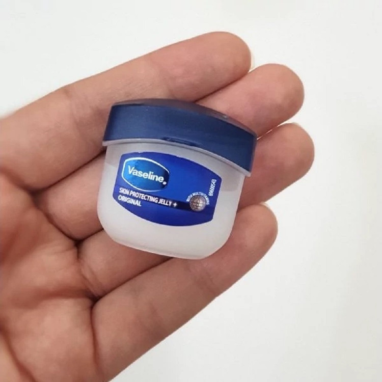 وازلین اصلی (Vaseline Original) - ژل مرطوبکننده و ترمیمکننده پوست 5 گرمی